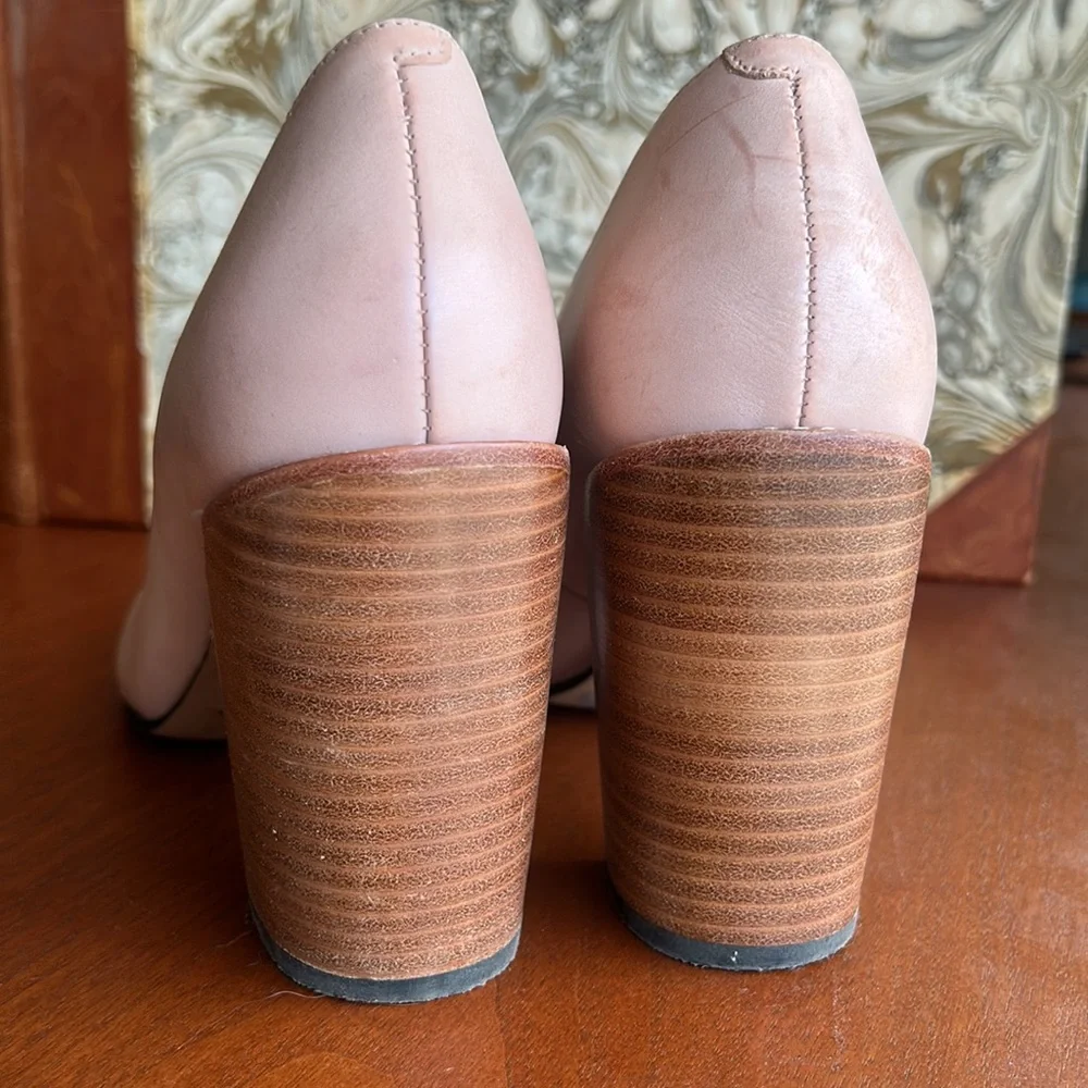 Clark’s Pink Leather Pumps - Picture 3 of 8